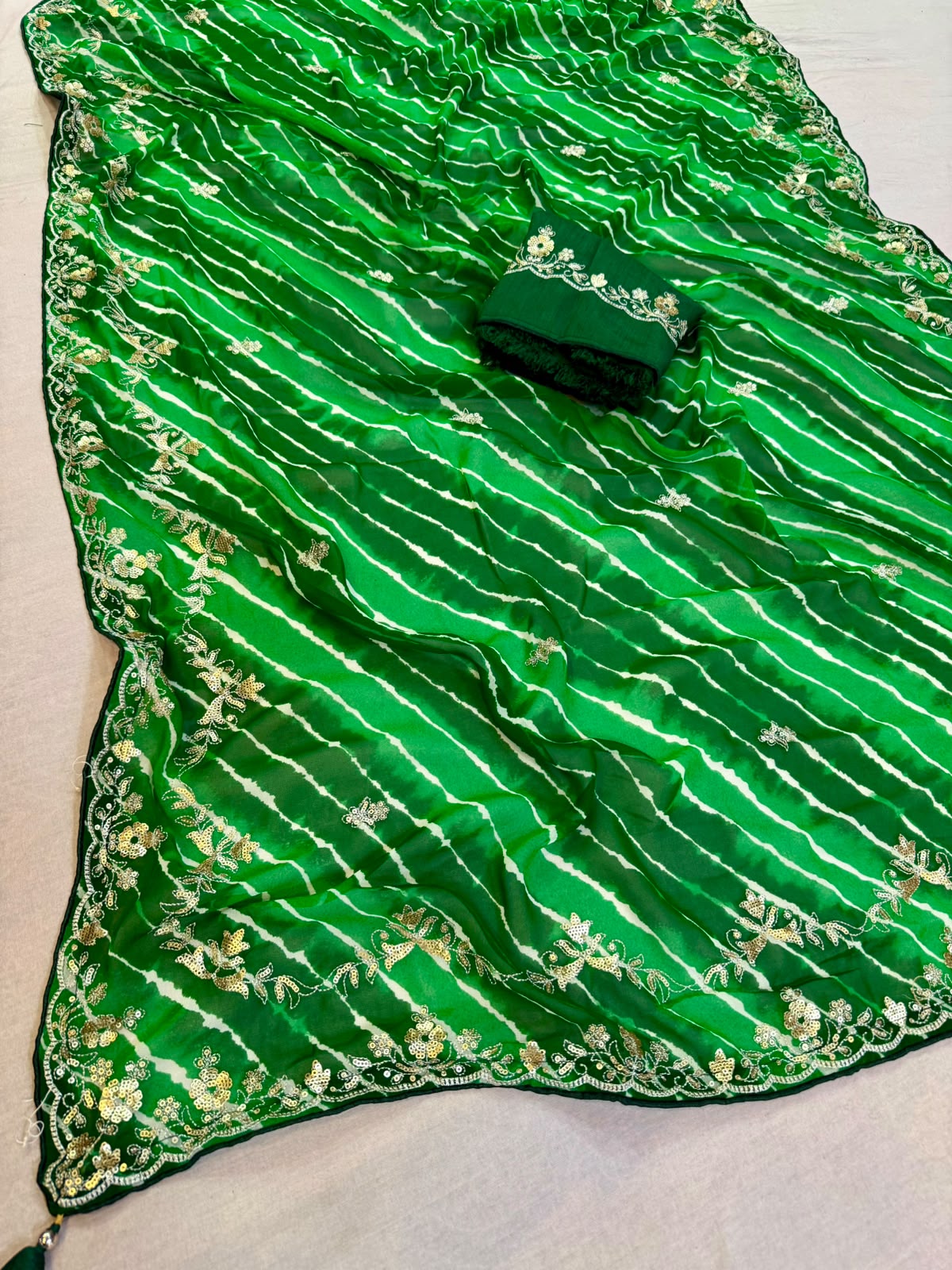 Beautiful Weightless Leheriya Saree With Handwork