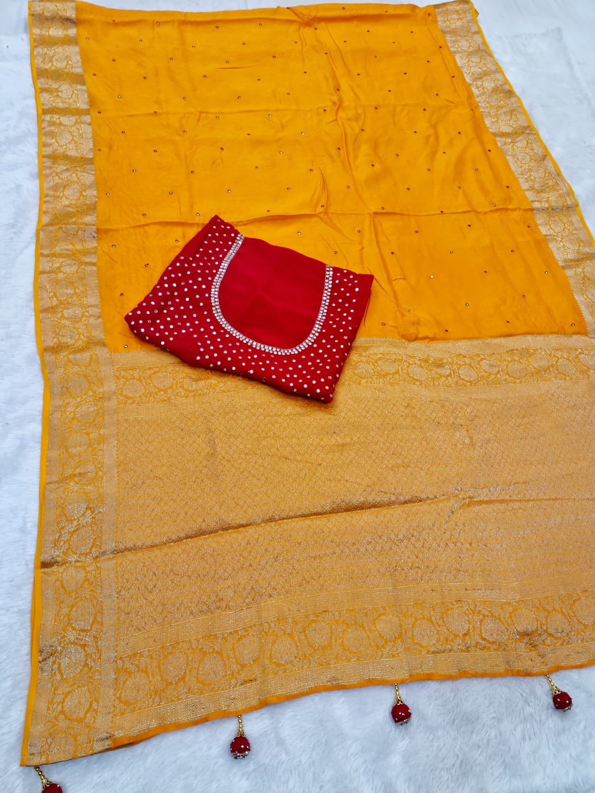 Beautiful Designer Dolla Silk Fabric Saree With Fancy Blouse