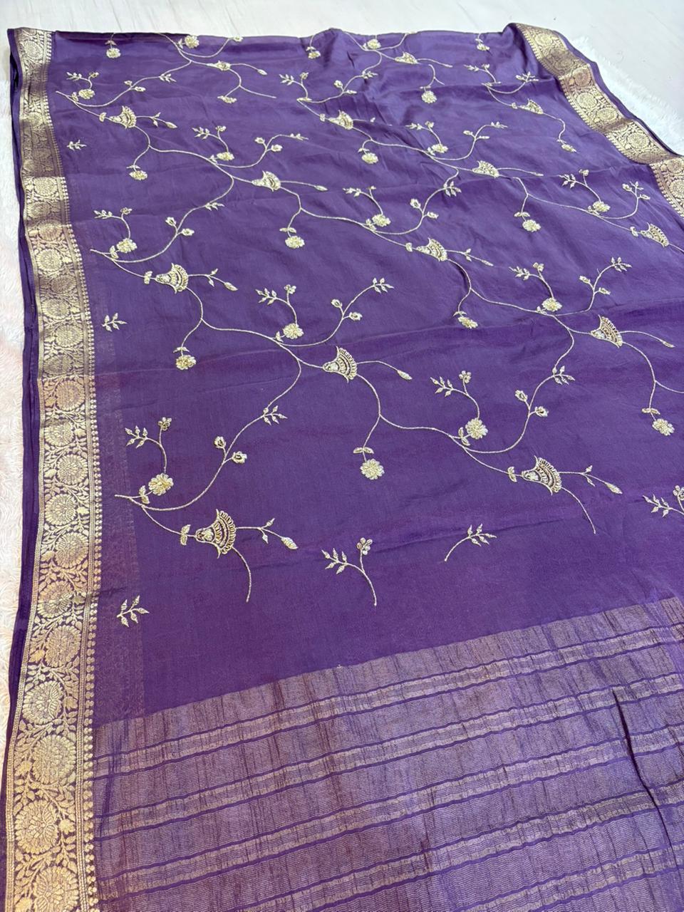 Beautiful Semi Chinon Saree With Zari Work
