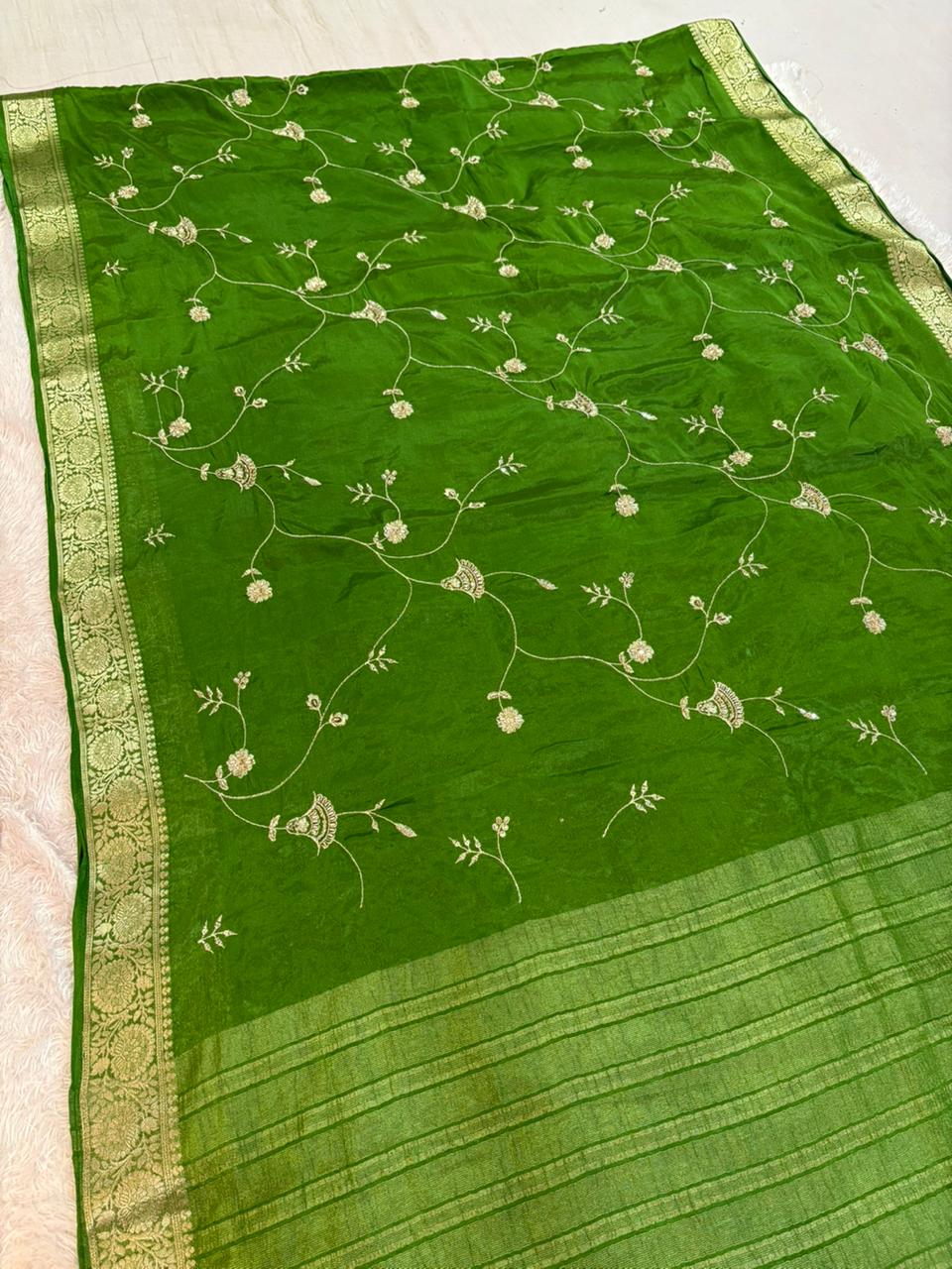 Beautiful Semi Chinon Saree With Zari Work