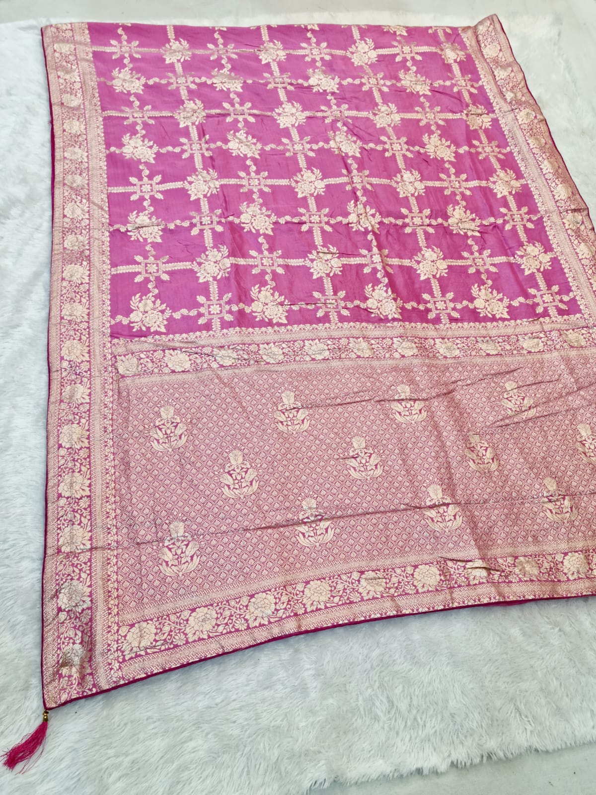 Dolla Silk Fabric Saree With Weaving Flat Jarri Work
