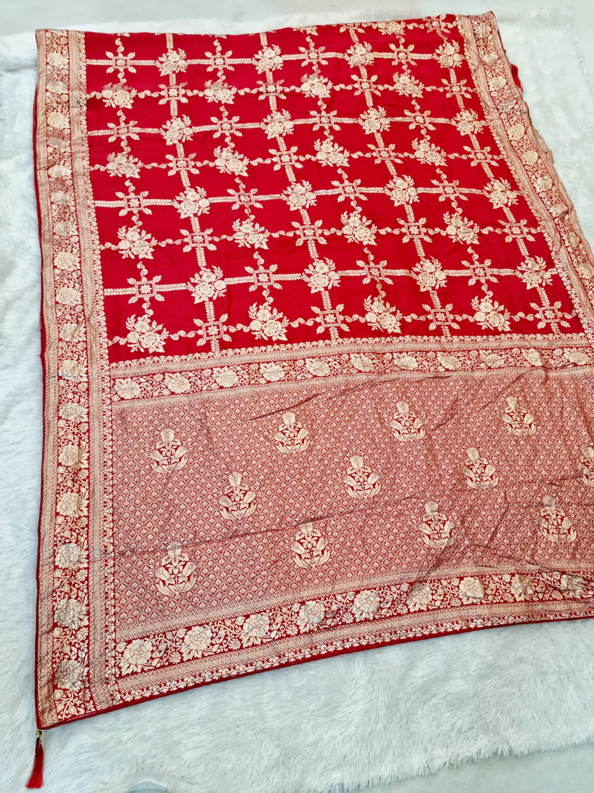 Dolla Silk Fabric Saree With Weaving Flat Jarri Work