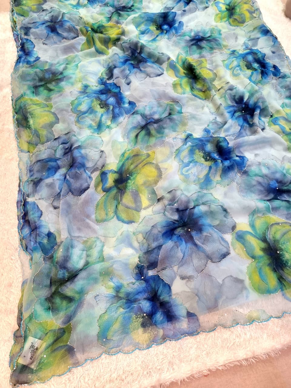 Royal Look Georgatte Saree With Floral Print