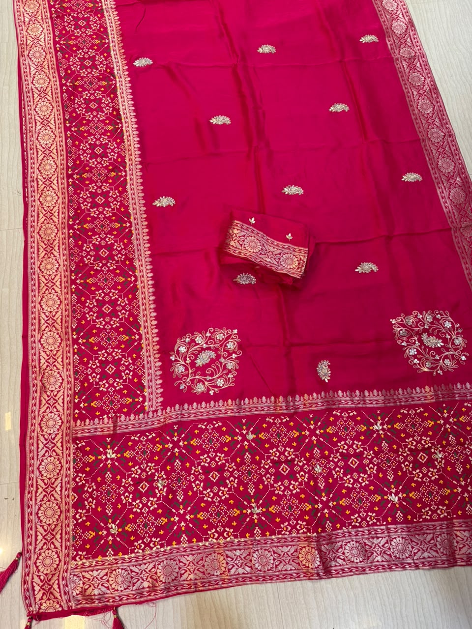 Beautiful Dolla Silk Saree With Handwork