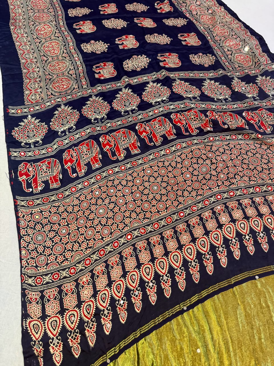 Beautiful  Modal Silk Saree With Mirror Work