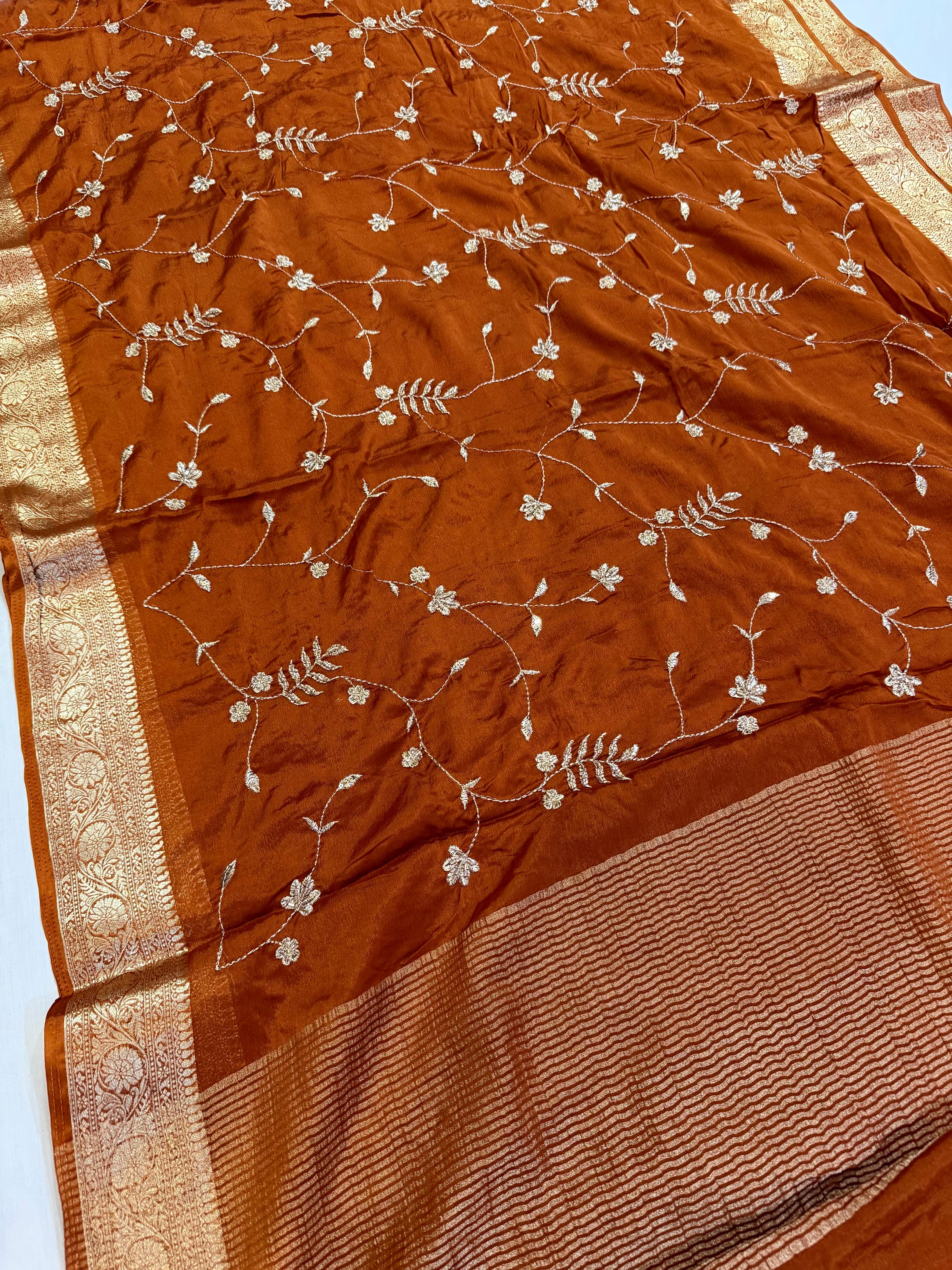 Beautiful Semi Chinon Saree With Zari Work
